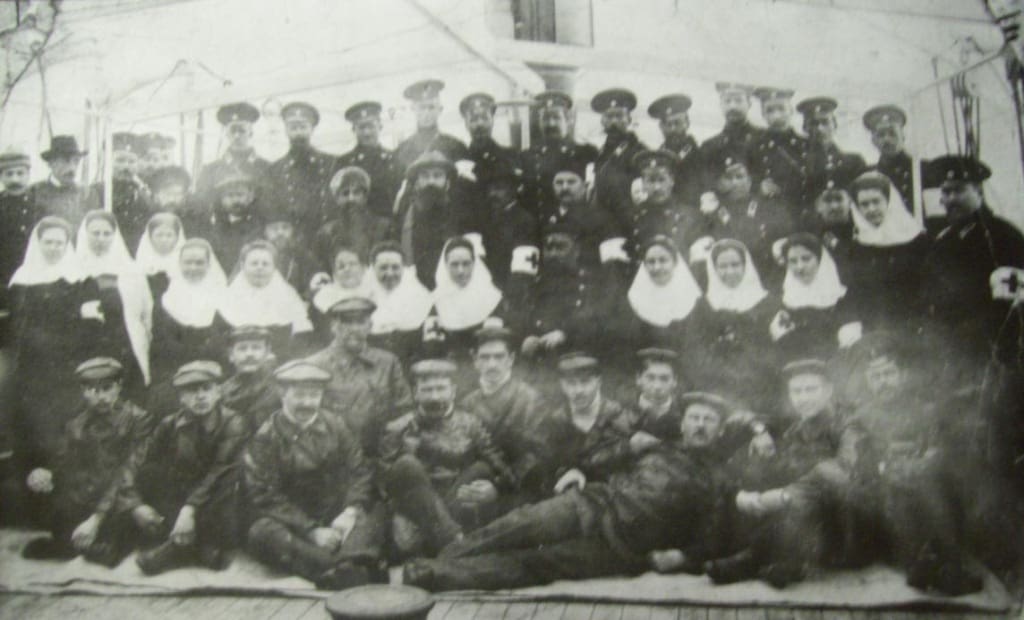 «Команда Щетинина» и другие русские добровольцы – военные, врачи и сестры милосердия направляются в Болгарию на пароходе «Николай Александрович».